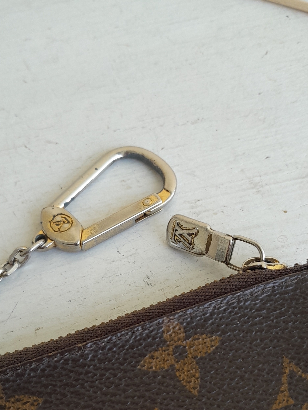Louis Vuitton Monogram Key & Card Holder in Brown and Gold - Picture 5 of 7